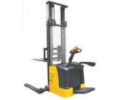 Fully Electric Straddle Stacker, Hyphen SCS, Warehousing